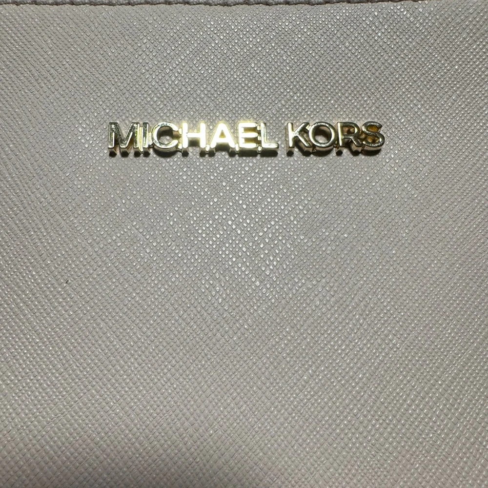 Michael Kors Blush Pink Tote Bag - Picture 3 of 11